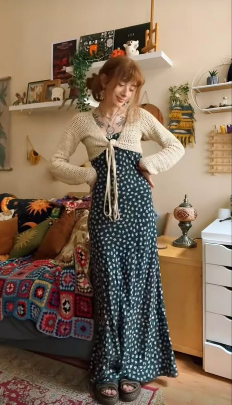 Hippie Business Casual Work Outfits, Sensory Friendly Outfits Adults, Whimsigoth Fashion Summer, Summer Whimsigoth, Spring Whimsigoth, Indie Folk Outfits, Modest Hippie Outfits, Artistic Outfits Aesthetic, Whimisigothic Clothes