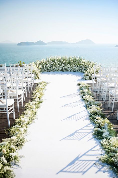 Ground ceremony circle backdrop with flowers. To-Die-For Beach Wedding Ceremony Arches on Here Comes The Guide! Beach Wedding Ceremony Arch, Beach Wedding Arch, Wedding Setup, Destination Wedding Decor, Wedding Ceremony Ideas, Wedding Ceremony Arch, Wedding Altars, Wedding Beach Ceremony, Wedding Scene