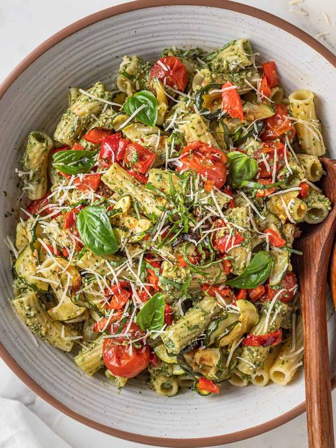 Pesto Pasta Salad Vegetarian, Spinach Pesto Pasta Salad, Roasted Veggie Pesto Pasta, Vegetarian Pesto Pasta Recipes, Vegan Pesto Pasta Recipes, Pesto Pasta Recipes Vegetarian, Vegetarian Pesto Recipes, Best Pesto Pasta Recipe, Low Calorie Pesto Pasta