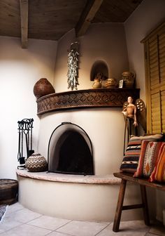 Beehive Fireplace, Santa Fe Style Decor, Adobe Fireplace, Santa Fe Style Homes, Kiva Fireplace, Santa Fe Home, New Mexico Homes, Funky Accessories, Adobe Home