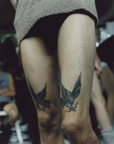 Maison Martin Margiela SS15, Dazed backstage Margiela Tattoo, Tattoos Birds, Harley Weir, Dazed Magazine, Boys Playing, Fashion Menswear, Birds Tattoo, Martin Margiela, Color Rojo