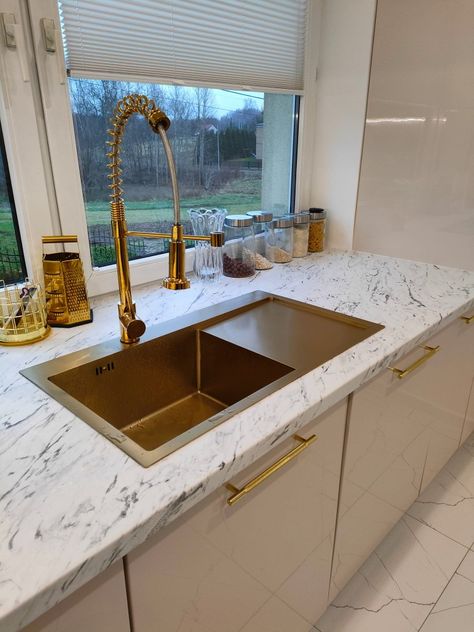 Golden Sink Kitchen, Gold Sink Kitchen, White And Gold Kitchen Decor, Gold And White Kitchen, Gold Kitchen Decor, White And Gold Kitchen, Gold Kitchen Sink, Golden Kitchen, Gold Sink