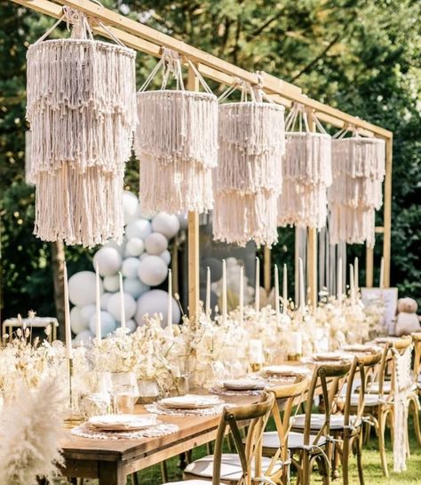 Macrame Centerpiece Wedding, Macrame Chandelier Wedding, Macrame Party Decor, Macrame Wedding Decor, Macrame Light, Native American Wedding, Wedding Color Pallet, Stile Boho Chic, Bohemian Wedding Decorations