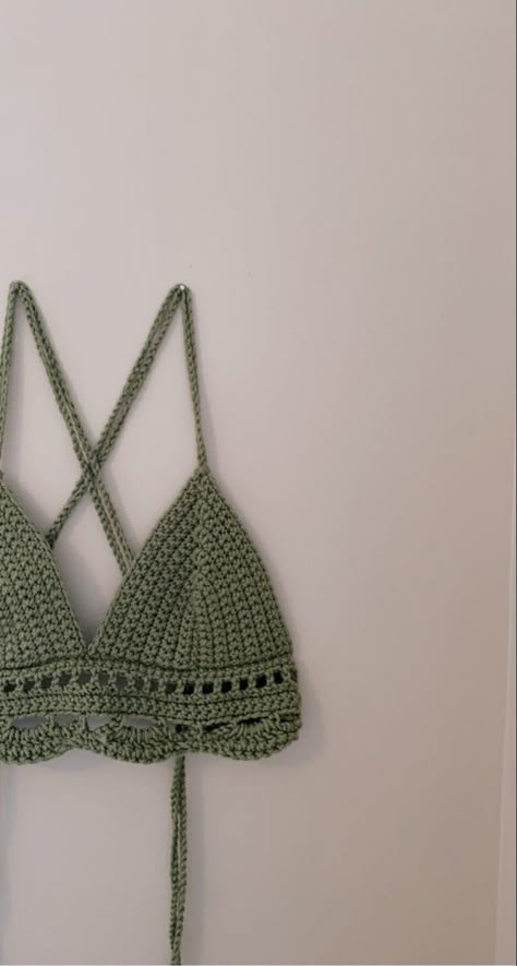 Bikinis Tejidos Crochet, Green Crochet Top, Crochet Bustier, Summer Crochet Top, Top A Crochet, Crochet Lovey, Crochet Stitches Guide, Embroidery Lessons, Mode Crochet