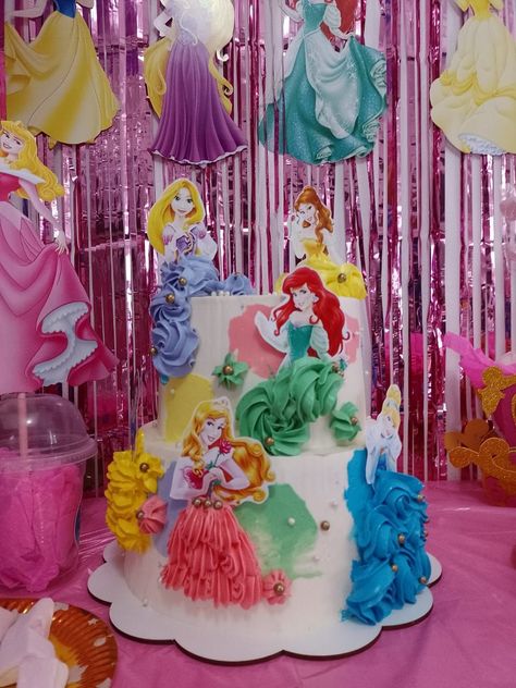 Royal Princess Cake Ideas, Disney Princess Cake 2 Tier, Two Tier Disney Princess Cake, Two Tier Princess Cake, 2 Tier Princess Birthday Cake, 2 Tier Princess Cake, Chocolate Birthday Cake Kids, Disney Princess Birthday Cakes, Cake Princess