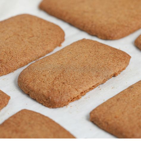 Gluten Free Biscoff, Homemade Biscoff, Biscoff Cookie Recipe, Biscoff Recipes, Dairy Free Pumpkin, Biscoff Cookie Butter, Almond Flour Cookies, Biscoff Cookies, Gluten And Dairy Free