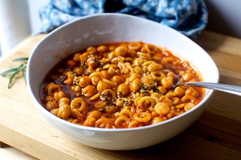 Quick Pasta, Chickpea Pasta, Smitten Kitchen, White Bowl, Meatless Meals, Chickpeas, Weeknight Meals, Savoury Food, Soups And Stews