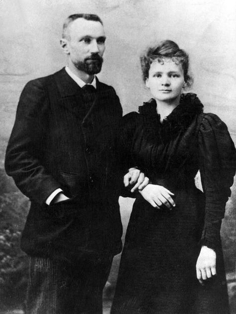 Portrait of Polish physicist and chemist, Marie Salomea Skłodowska Curie (1867-1934) and her husband, French physicist Pierre Curie (1859-1906), circa 1895. Marie was the first woman to win a Nobel Prize, the first person and only woman to win the Nobel Prize twice, and the only person to win the Nobel Prize in two scientific fields. Madam Curie, Marie And Pierre Curie, Famous Scientist, Marie Curie, Molecular Biology, Famous Couples, Important People, Nobel Prize, Great Women