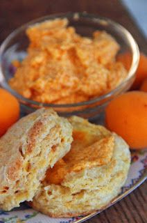 Jo and Sue: Apricot Scones with Apricot Honey Butter Apricot Scones, Apricot Butter, Fresh Apricots, Scone Recipes, Apricot Recipes, Best Bed And Breakfast, Cooking Contest, Best Bed, Second Breakfast