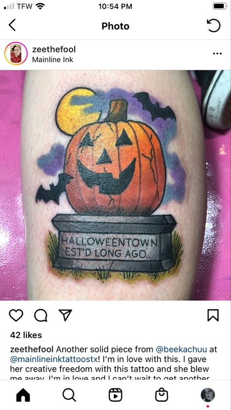 Fall Halloween Tattoo Ideas, Disney Pumpkin Tattoo, Halloween Disney Tattoos, Halloween Town Tattoo, Halloweentown Tattoo Ideas, Halloween Disney Castle Tattoo, Halloweentown Tattoo, Halloweentown Pumpkin Tattoo, Town Tattoo