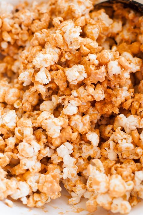 Butterscotch Popcorn, Butterscotch Desserts, The Munchies, White Popcorn, Homemade Popcorn, Gourmet Popcorn, Popcorn Recipes, Quick Easy Snacks, Easy Snack Recipes