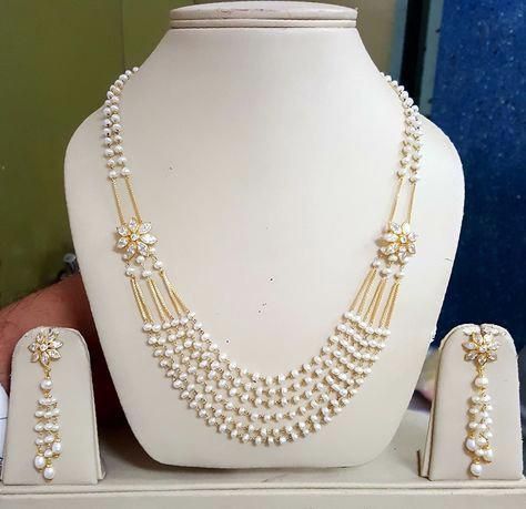 Jewellery Model, Gold Pearl Jewelry, Star Necklace Gold, Pearl Necklace Designs, Wedding Jewellery Collection, Black Beaded Jewelry, Pearl Jewelry Necklace, Pearl Necklaces, Gold Jewellery Design Necklaces