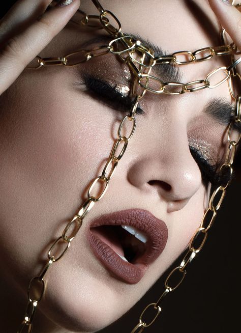 [67 / 0] Chained to beauty / Photography by A Shot in the Dark, Model Xeniamodel, Makeup by Xeniamodel, Stylist Alan Ward, Taken at Zavod Studio UK / Uploaded 21st August 2022 @ 11:41 AM Photoshoot With Chains, Makima Photoshoot, Chains Photoshoot, Chain Photoshoot, Metal Portrait, Tennis Photoshoot, City Shoot, Shot In The Dark, Accessory Inspo