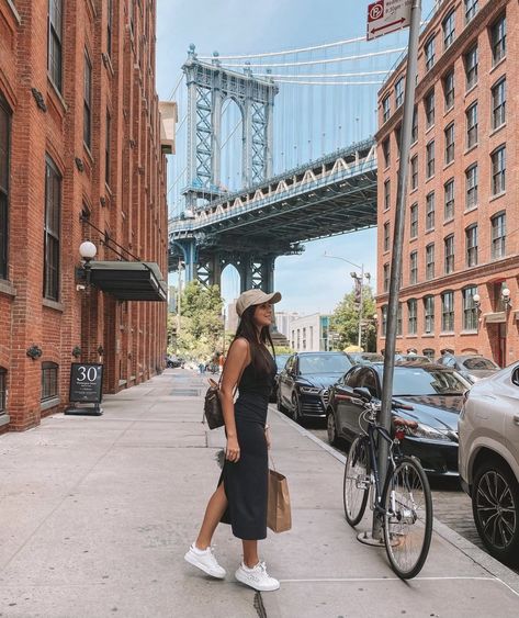 Comfy Nyc Outfits, Nee York Outfit, Exploring City Outfit, Central Park Outfit Spring, Summer City Break Outfit Ideas, Downtown Chicago Outfit Summer, City Outfit Ideas Spring, New York Ootd Summer, Ny Trip Outfits Summer