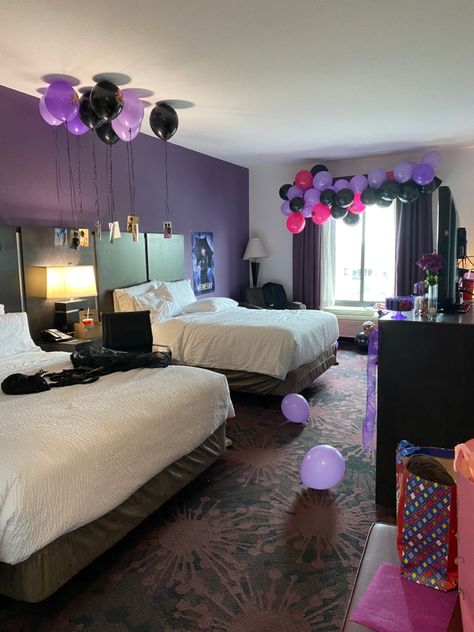 19th Birthday Hotel Party Ideas, Hotel Birthday Parties 13, Hotel Birthday Parties For Kids, Sweet 16 Hotel Party, Hotel Birthday Party Ideas Sweet 16, Hotel Slumber Party Ideas, Sweet 16 Hotel Party Ideas, Birthday Aesthetic Ideas, Hotel Birthday Party Ideas