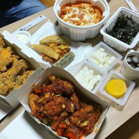 Delivery Aesthetic, Korean Food Delivery, Delivery Food, Tumblr Food, Foreign Food, K Food, Makanan Diet, Food O, Food Drinks Dessert