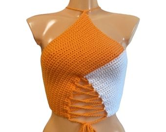 White Crochet Ideas, Colorful Crochet Top, Crochet Crop Top Outfit, Crop Tops Crochet, Crochet Swimwear Pattern, Diy Knit Blanket, Crop Top Crochet, Lace Up Crop Top, Crop Top Pattern