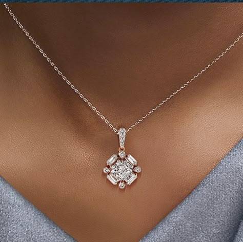 Perls Jewellery, Beautiful Diamond Earrings, Pendent Set, Diamond Jewelry Set, Diamond Pendants Designs, Pretty Jewelry Necklaces, Pendant Necklace Simple, Diamond Jewelry Store, Diamond Pendant Sets