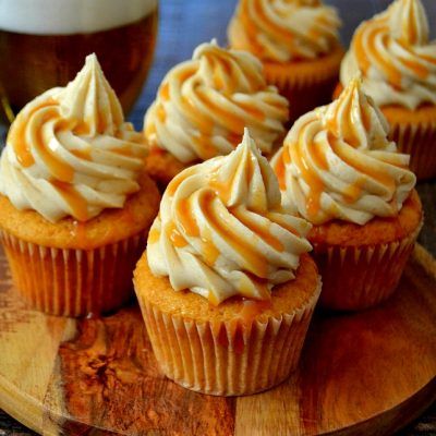 Butterscotch Cupcakes, Butterbeer Cupcakes, Creme Cupcake, Butter Beer, Caramel Drizzle, Butterscotch Pudding, Harry Potter Food, Salty Cake, Savoury Cake