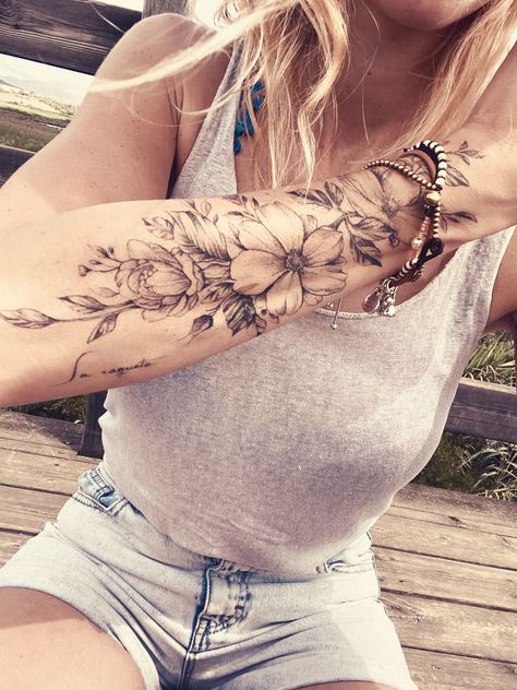 {Latest tattoo  designs and tattoo ideas huge collection of images.} Floral Arm Tattoo, Forearm Flower Tattoo, Feminine Tattoo Sleeves, Girl Arm Tattoos, Boho Tattoos, Best Tattoo Ideas, Flower Tattoo Arm, Floral Tattoo Sleeve, Forearm Tattoo Women