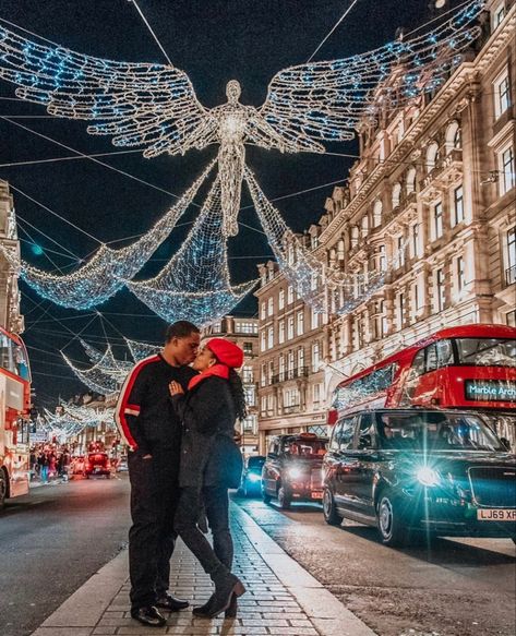 London Photo Ideas, Christmas Instagram Pictures, London Couple, Christmas Couple Pictures, Photoshoot London, London Photoshoot, London In December, Winter Family Photos, London Dreams