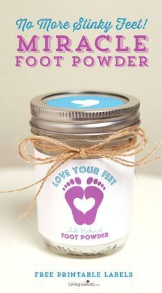 Homemade Foot Powder made with Essential Oils. No More Stinky Feet! Enjoy cute free printable labels for gifts and help get rid of that nasty foot odor. Love your feet with this DIY recipe. Baby Bath Essentials, Shoe Spray, Stinky Shoes, Bath Essentials, Young Living Oils, Doterra Oils, Diy Essential Oils, Diy Body, Oil Uses