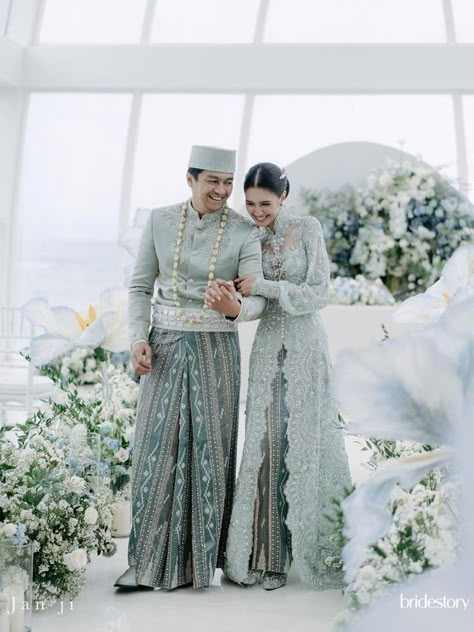 Deva Mahenra, Muslim Engagement Dress, Adat Bugis, Malay Wedding Dress, Muslim Wedding Gown, Baju Kahwin, Nikah Outfit, Kebaya Wedding, Kebaya Modern Dress