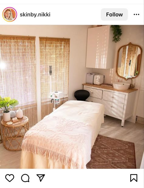 Small Space Massage Room Ideas, Esthetician Room Furniture, Spa Room Decor Bohemian, Minimalist Spa Room, Home Spa Ideas Room, Boho Medical Spa, Pink Boho Spa Room, Pink And Brown Esthetician Room, Small Medspa Room