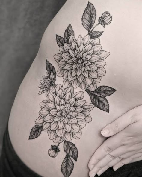 Dahlia Flower Tattoos, Dahlia Tattoo, Shoulder Sleeve Tattoos, Flower Thigh Tattoos, Trending Tattoos, Chrysanthemum Tattoo, Vine Tattoos, Sunflower Tattoos, Hand Tattoos For Guys