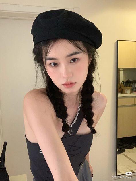 Short Hair With Beret, Beret Hairstyles Short Hair, Hairstyle With Beret, Hairstyles With Beret, Beret Hairstyles Long Hair, Beret Hat Hairstyles, Beret With Braids, Beret Hairstyles, Hair Beret