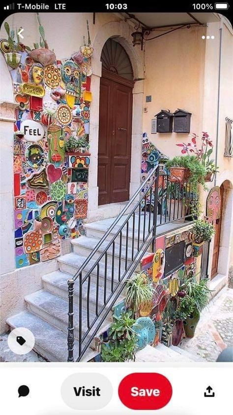 Don Corleone, Unique Garden Art, Mosaic Garden Art, Mosaic Murals, Mosaic Ideas, Deco Originale, Mosaic Garden, Unique Gardens, Mosaic Projects