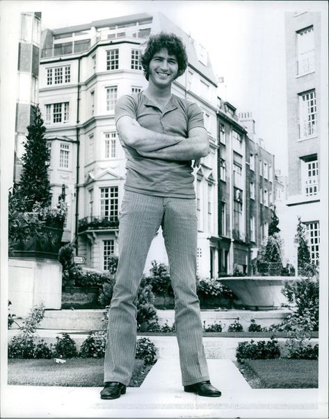 Mac Davis, Country Singers, Music Star, Favorite Celebrities, Capri Pants, Mac, Soap, Stars, Music