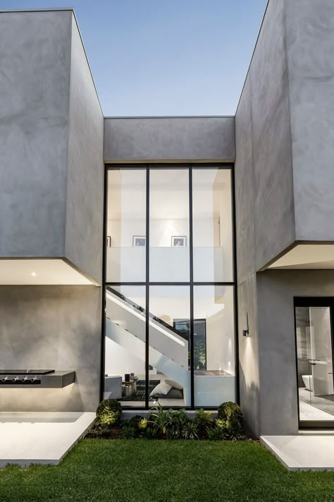 Concrete Exterior Design, Concrete Render Exterior, Concrete House Exterior, Glass House Architecture, Concrete Render, Concrete Exterior, Houses Architecture, A Modern House, Concrete Houses