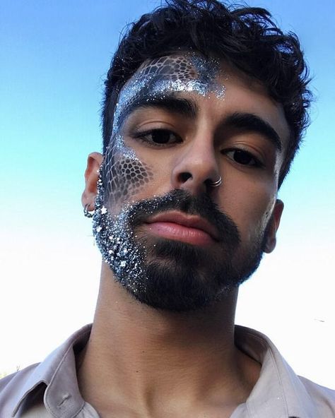 Rave Makeup Men, Male Makeup Halloween, Men’s Halloween Makeup, Halloween Makeup For Men, Merman Costume, Mens Makeup, Men's Makeup, Alien Makeup, Crystal Makeup