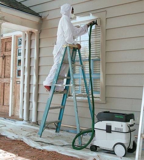 Professional painter Philip Hansell shares the products and methods he uses for tackling the toughest parts of the job. - Fine Homebuilding Painting Windows, House Painting Tips, Paint Like A Pro, Painting Shutters, Fine Homebuilding, Scratchboard Art, Power Washing, Exterior Painting, Bath Renovation