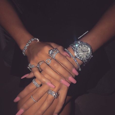 Silver And Black Jewelry Aesthetic, Boujee Jewelry Aesthetic, Sparkly Rings Aesthetic, Sparkly Silver Watch, Sparkly Jewelry Aesthetic, Bling Jewelry Aesthetic, Icy Jewelry Aesthetic, Expensive Silver Jewelry, Rich Girl Accessories