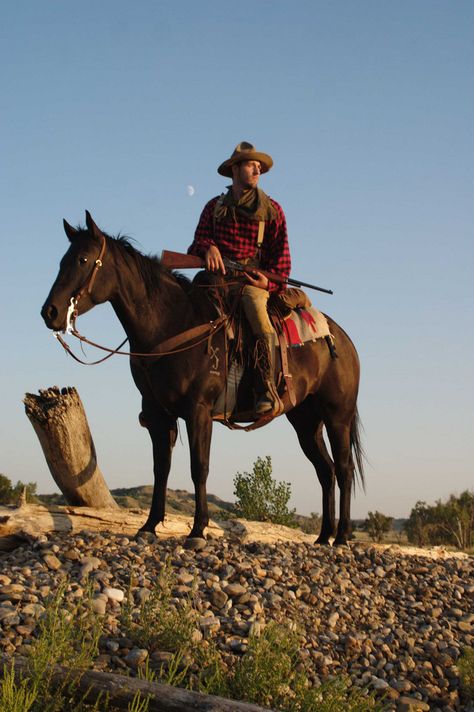 Hunting Reference, Person On Horse, Cowboy Hunting, Cowboy Poses, Cowboy On A Horse, Cowboy And Horse, Cowboy On Horse, Cowboy Draw, Cowboy Photography