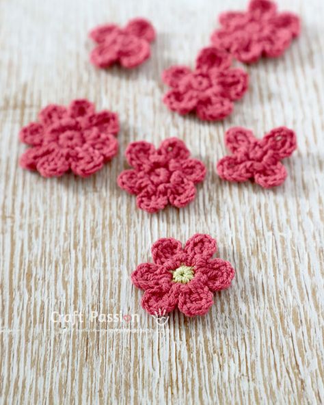 crochet mini flower patterns Crochet Mini Roses Free Pattern, Free Crochet Small Flower Patterns, Crochet Micro Flowers Free Pattern, Small Crochet Flower Applique, Micro Crochet Pattern Free Flower, Tiny Crocheted Flowers, Crochet Tiny Flower Free Pattern, Mini Daisy Crochet Pattern, Crochet Mini Daisy Free Pattern