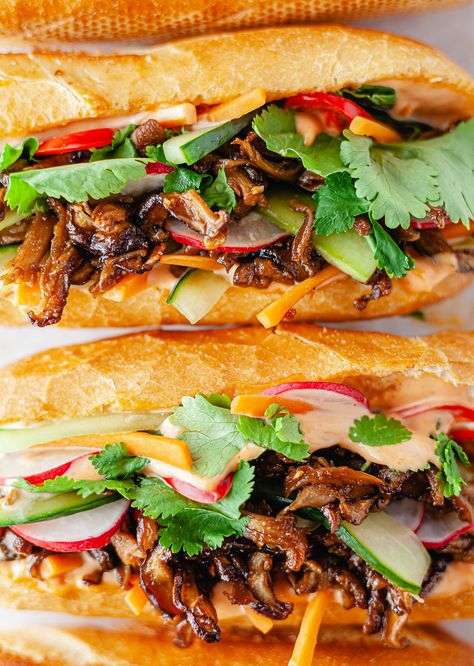 Veggie Bahn Mi Sandwich, Mushroom Banh Mi, Vegetarian Sous Vide Recipes, Vegetarian Cafe Food, Vegan Ban Mi, Bahn Mi Vegan, Vegetarian Bahn Mi Sandwich, Vegetarian Banh Mi, Vegan Banh Mi Sandwich