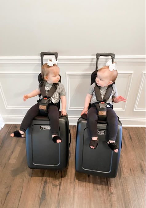 Traveling With Twins, Airport With Kids, Twin Girl Outfits, Toddler Suitcase, Twin Baby Gear, Travel With Baby, Girls Luggage, Pregnant With Twins, Travel Airport