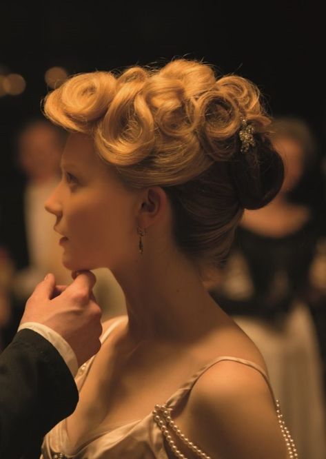 11 Popular Victorian Hairstyles for Women | All Things Hair UK Mia Wasikowska, Victorian Hairstyles, Crimson Peak, Victorian Aesthetic, Gibson Girl, Mia 3, Hairstyle Gallery, Actrices Hollywood, Hair Reference