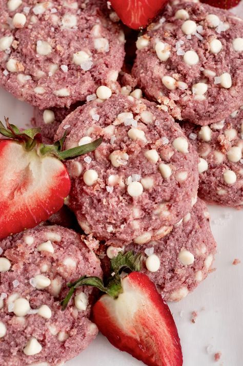 Vegan Strawberry Cookies (Gluten-Free) - Caked by Katie Strawberry Cookie Recipe, Burger Cookies, Measuring Flour, Vegan White Chocolate, Strawberry Delight, Corned Beef Hash, Beef Hash, Strawberry Cookies, Strawberry Flavor