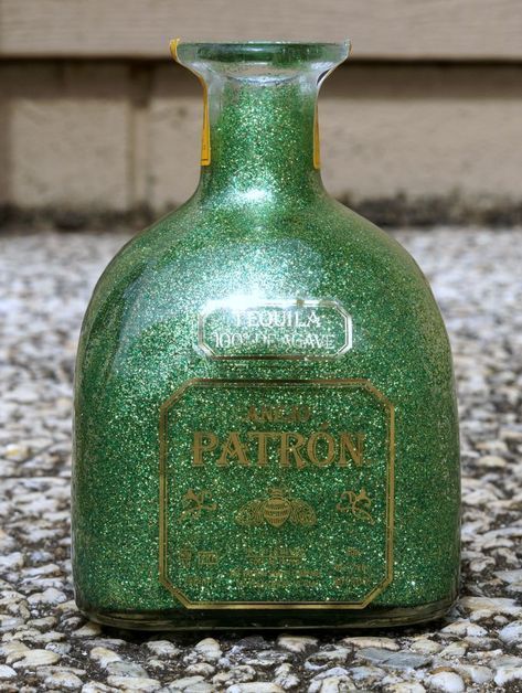 Reverse glittered Patron bottle Diy Bottle Tree, Glitter Bottle Diy, Patron Bottle Crafts, Glitter Crafts Diy, Alcohol Bottle Crafts, Glitter Wine Bottles, Patron Bottle, Copper Bottle, How To Make Glitter