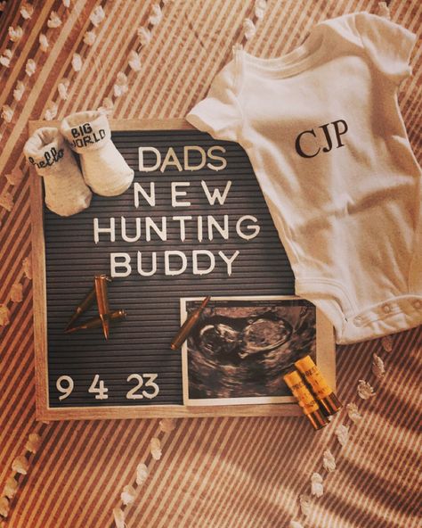 Nursery Ideas Hunting, Baby Announcing Ideas To Husband, Western Baby Announcement Ideas, Baby Reveal Ideas For Husband, Hunting Baby Announcement, Country Pregnancy Announcement, Hunting Pregnancy Announcement, Western Pregnancy Announcement, Simple Baby Announcement