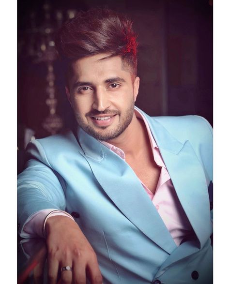 Jassie Gill on Instagram: “📸 @praveenbhat 👔 @rohitsachdevaofficial” Jassi Gill Hairstyle, Jassie Gill, Hairstyle Photo, Arab Men Fashion, Jassi Gill, Charming Man, Best Poses For Men, Famous Singers, Photo Pose For Man