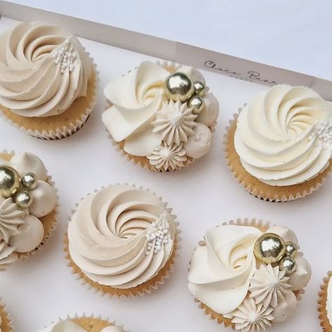 Neutral Cupcakes, Cupcakes Decorating, Gold Sprinkles, Sprinkle Cupcakes, Bear Cakes, As It Was, Neutral Colour Palette, Cupcakes Decoration, Cake Cookies