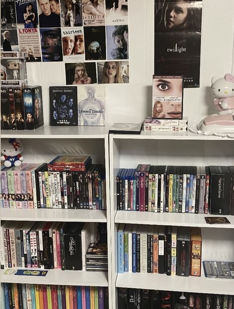 Thought Daughter Room, Books On Dresser, Fangirl Room, Photowall Ideas, Physical Media, Room Goals, Cute Room Ideas, Aesthetic Rooms, Room Redo