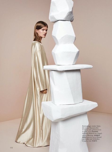 Sculpture Fashion Editorial, Sculpture Fashion, Germany Fashion, Pastel Fashion, Prop Styling, Harper’s Bazaar, Minimal Style, Harper's Bazaar, Harpers Bazaar