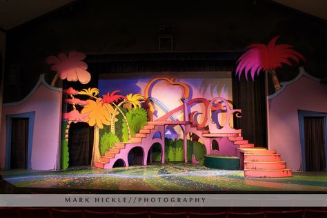 Suessical The Musical Set, Suessical The Musical, Seussical Set, Seussical The Musical, Seussical Jr, Seussical Costumes, Dr Seuss Art, Grinch Ideas, Mischievous Cat