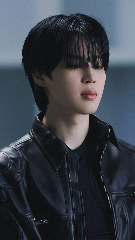 Jimin Black Hair, Jimin Pictures, Park Jimin Cute, Jimin Wallpaper, Park Jimin Bts, Bts Korea, Bts Face, Foto Bts